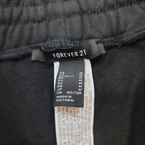 NEW Forever 21 Black Sweatshirt Crop Top & High Rise Sweatpants 2 PC Set Medium - Picture 12 of 16